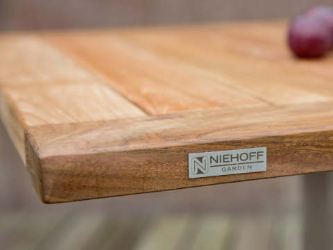 Niehoff Bistro Tisch quadratisch 68x68cm, Teak geölt