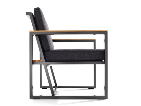 Sieger Havanna Loungesessel Aluminium eisengrau mit Polstern und Teakarmlehnen