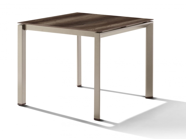 Sieger Gartentisch 90x90cm Polytec Eiche dunkel-Gestell Champagner