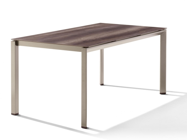 Sieger Gartentisch 160x90cm Polytec Eiche dunkel-Gestell Champagner