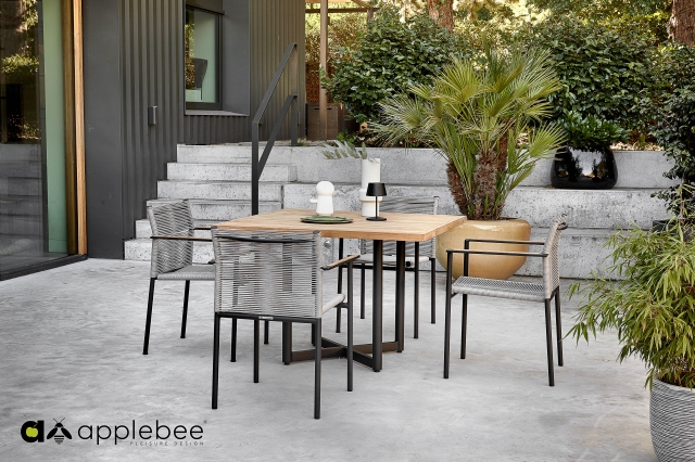 Apple Bee Jakarta Tisch eckig 110x110cm Alu black Teakplatte