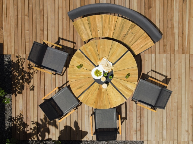 Zebra Felix Stapelsessel Aluminium midnight-grey mit Teak-Armlehnen