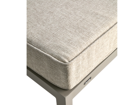 Brafab Weldon Fu�hocker-Ottomane 70x70cm, Aluminium Khaki, Polster Sand