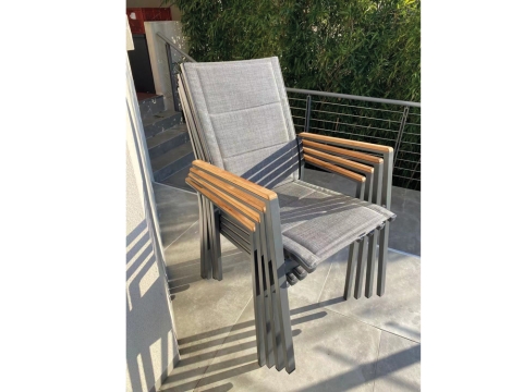 Royal Garden Opera Stapelstuhl mit Teak Armlehnen